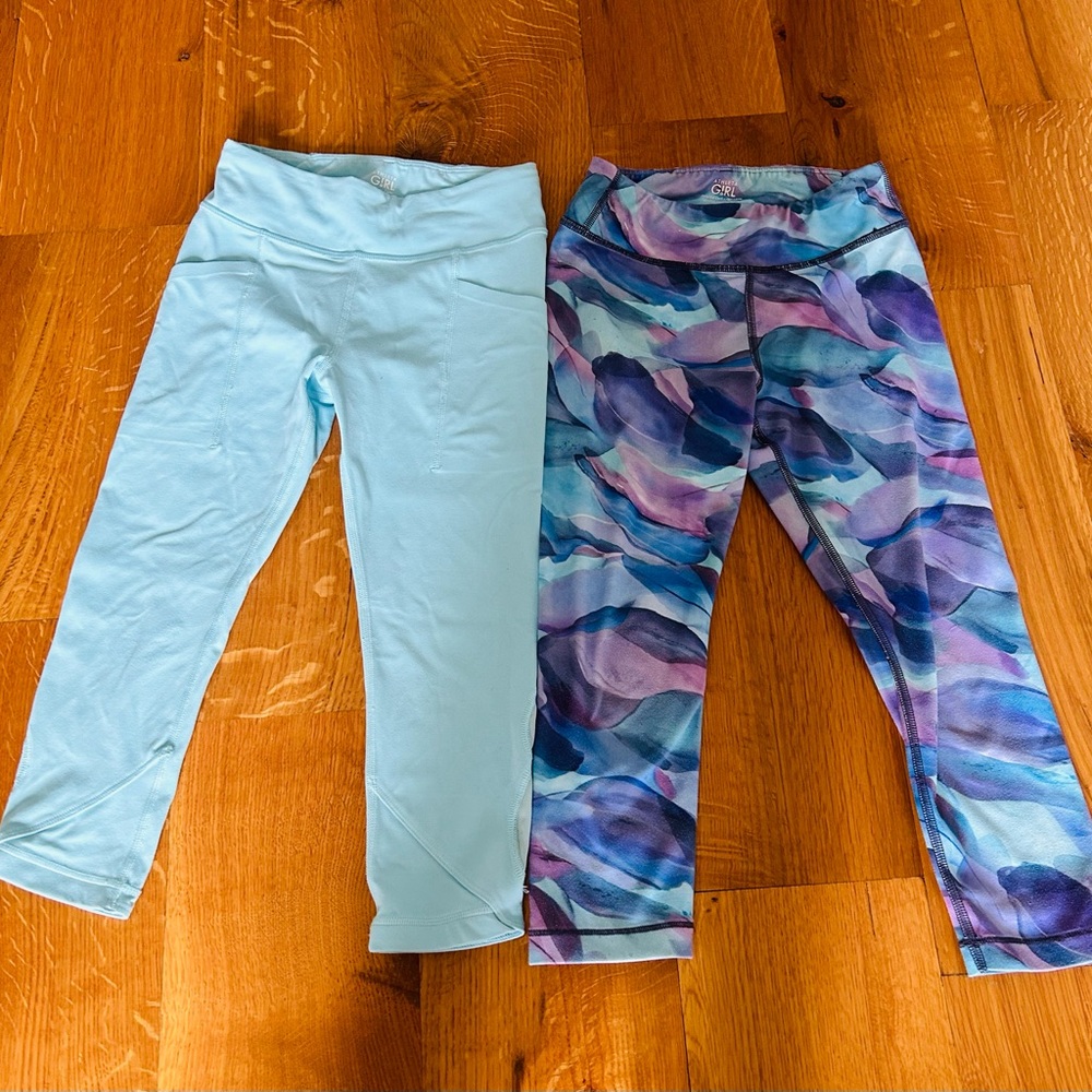 Athleta 2 pack of yoga pants size 7.